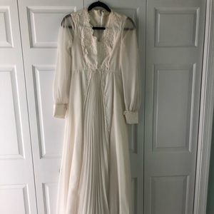 Vintage wedding dress